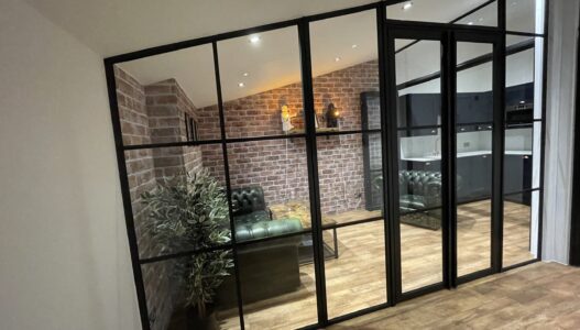 Sleek aluminium interior doors and screens Sleek aluminium interior doors and screens